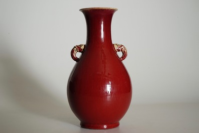 A Chinese monochrome sang-de-boeuf-glazed yuhuchunping vase, 18/19th C.